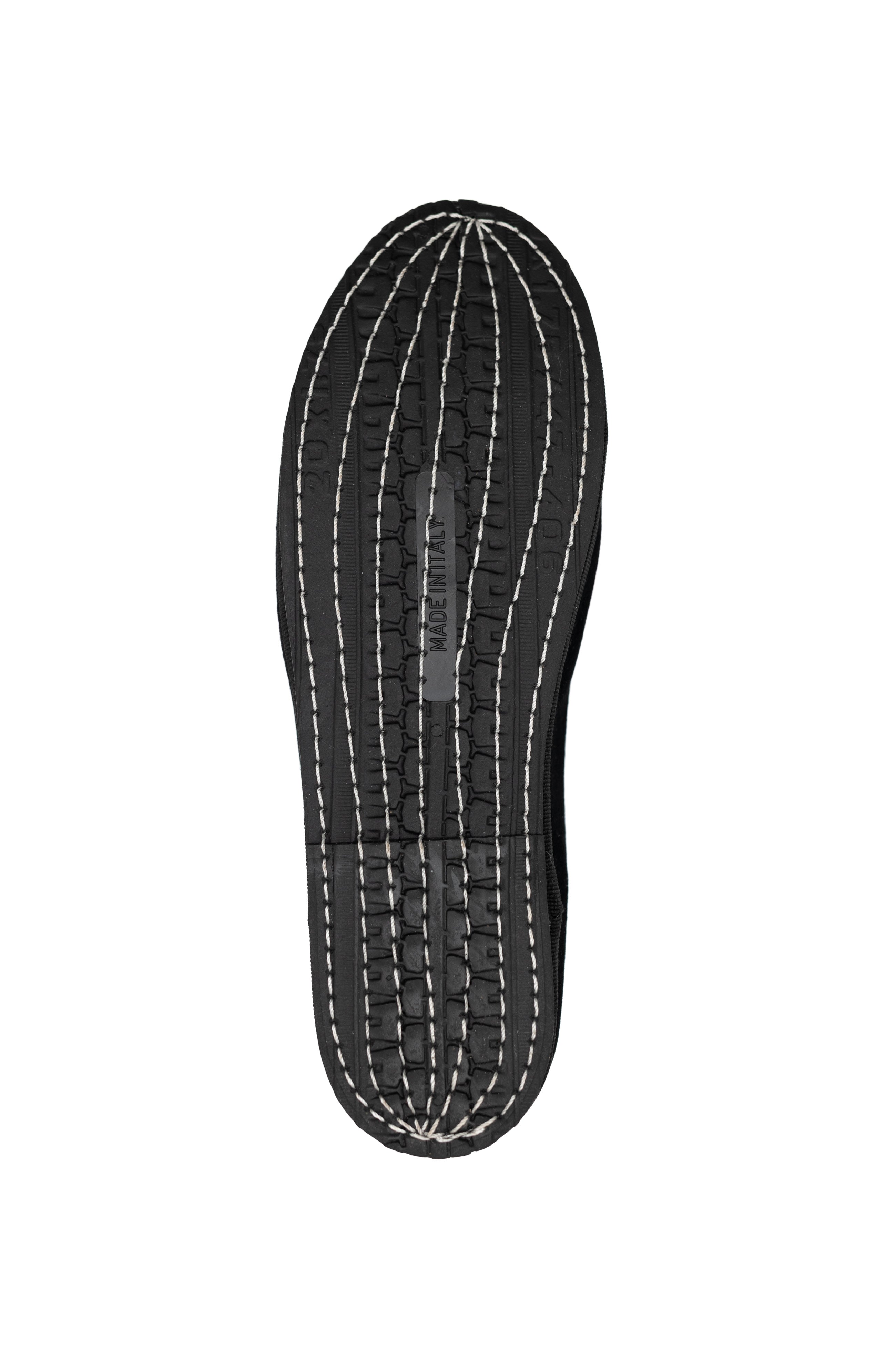 Handcrafted Gondolina Pellestrina flats for women in black velvet, authentic Venetian style, sole detail view