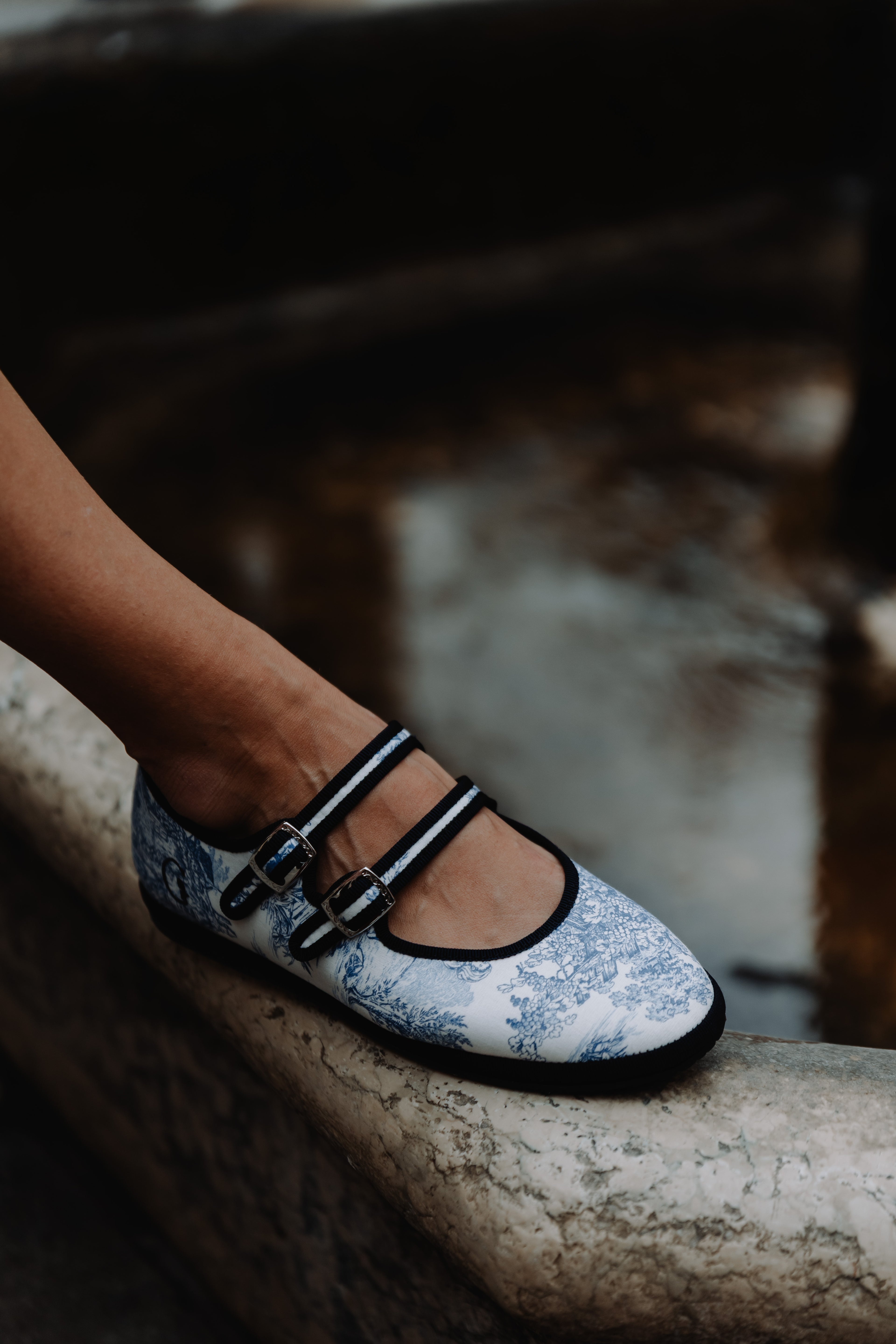 Made in Italy Gondolina Toule de Jouy Matry Jane shoes in blue white cotton, details