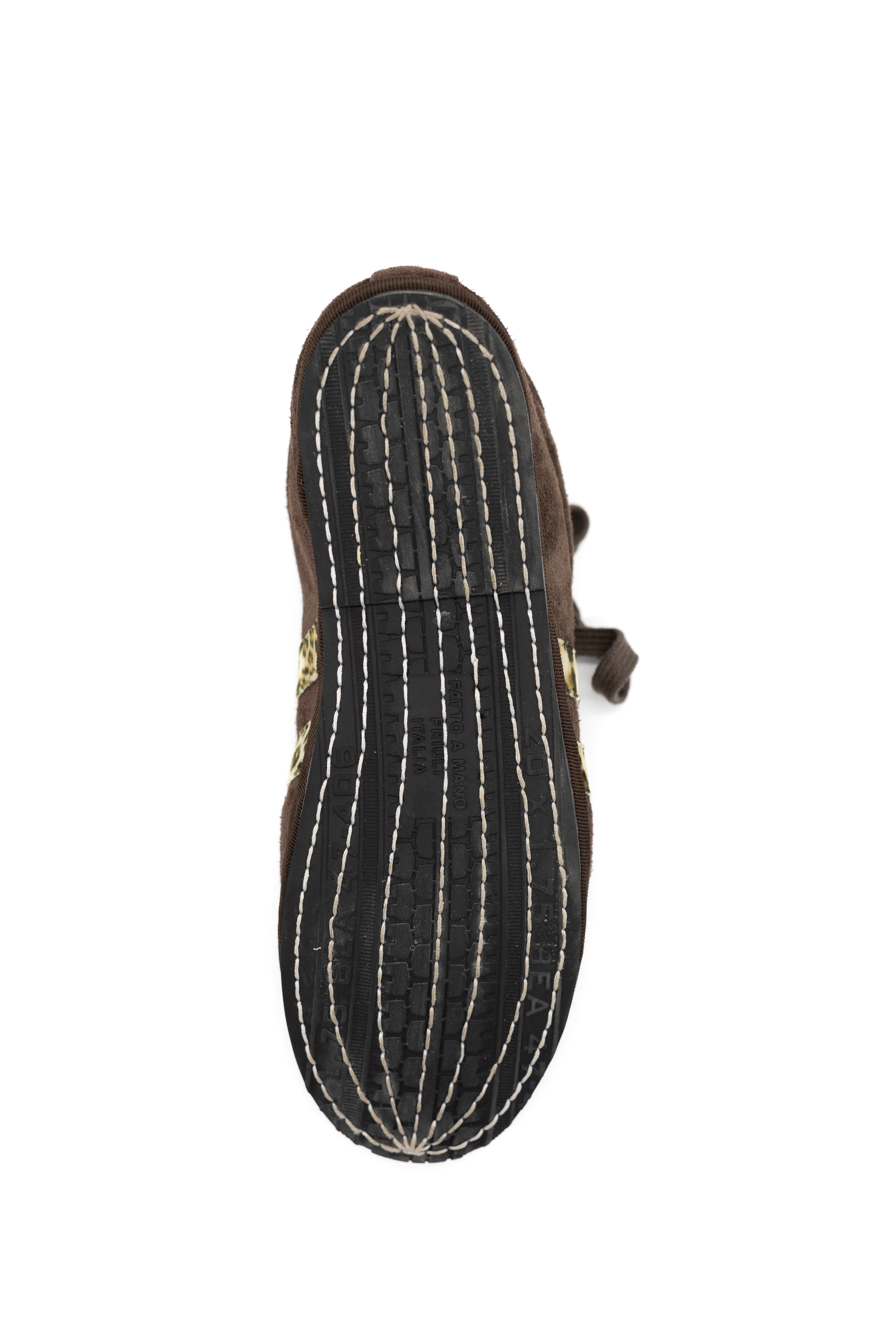 Handcrafted Gondolina Caorlina Sneakers in brown suede and leopard detail, featuring authentic Venetian design, sole detail